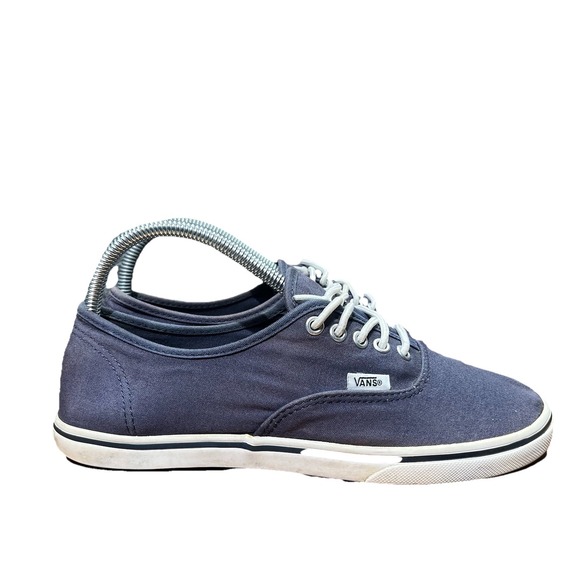 VANS Women Size 8 Sneaker Shoes Navy Blue Canvas Medium Lace‎ Up Logo Low Top - Picture 1 of 12
